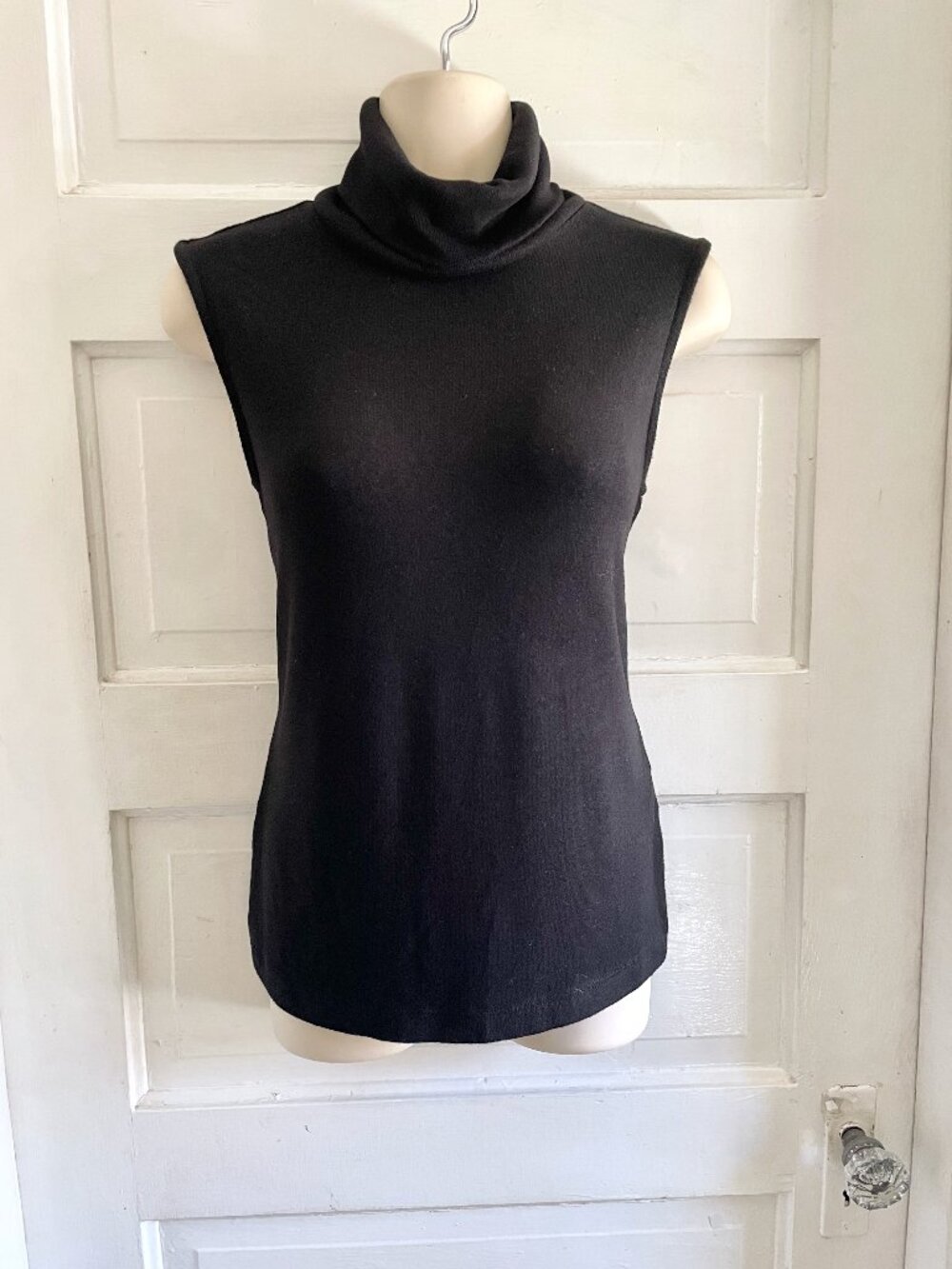 Banana Republic Soft Luxe Black Sleeveless Turtleneck M
